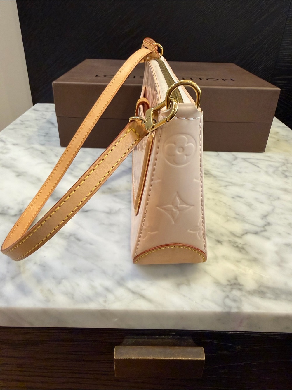 LOUIS VUITTON Marshmallow Monogram Vernis Mallory Square Bag - Picture 4 of 14